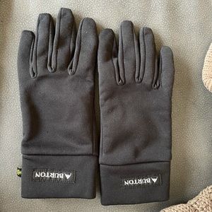 Burton boy’s gloves! Small for size 10 and under